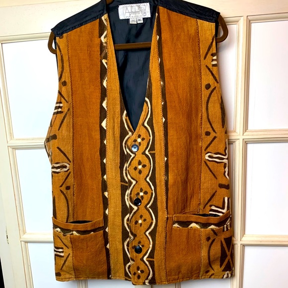 Other - ❌SOLD❌ Men’s Heritage print V-Neck button vest